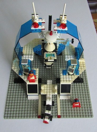 Lego space base satellite - lego,
